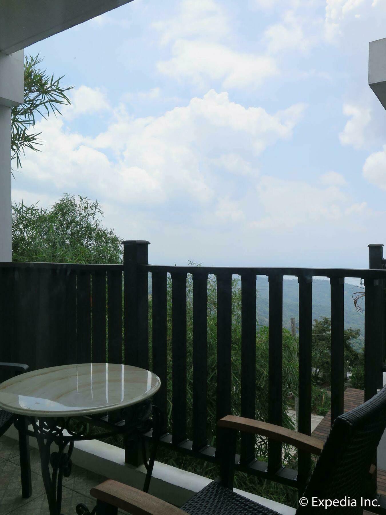 The Windy Ridge Hotel Tagaytay City Zewnętrze zdjęcie